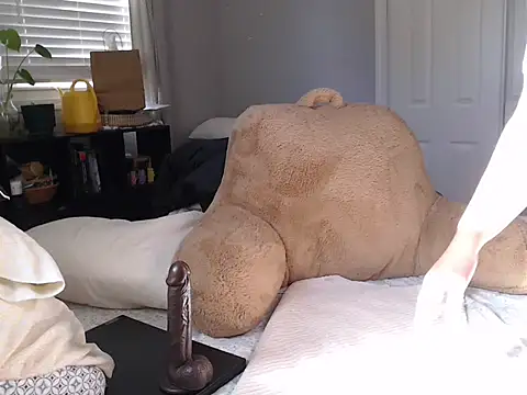 LauLauPAWG online show from October 30, 7:00 pm