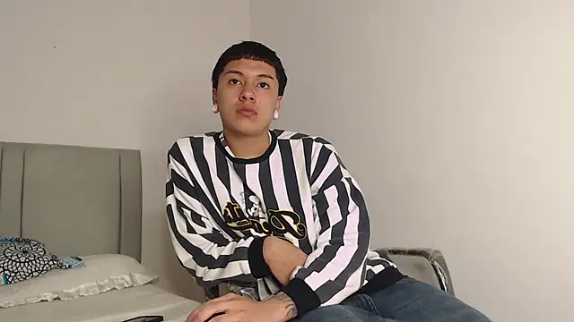 alex-lover online show from February 4, 2:28 am