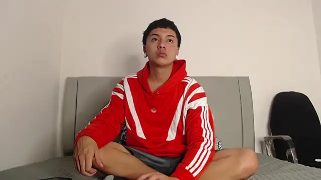 alex-lover online show from March 28, 6:42 pm