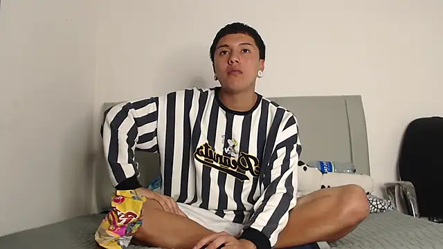 alex-lover online show from February 26, 4:12 am