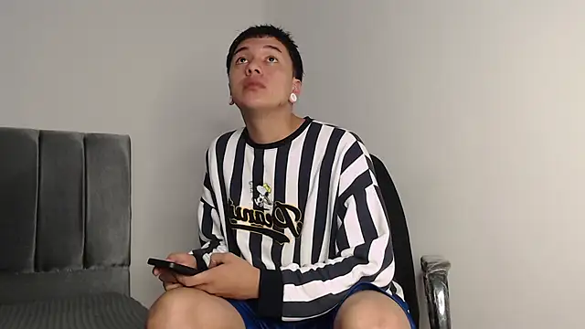 alex-lover online show from November 29, 1:28 am