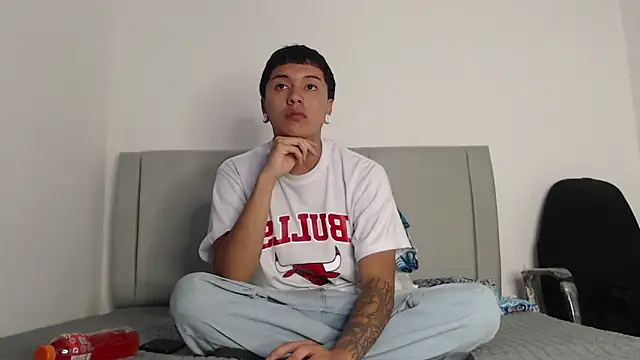 alex-lover online show from March 3, 3:13 am