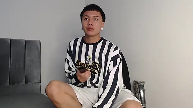 alex-lover online show from October 11, 12:44 am