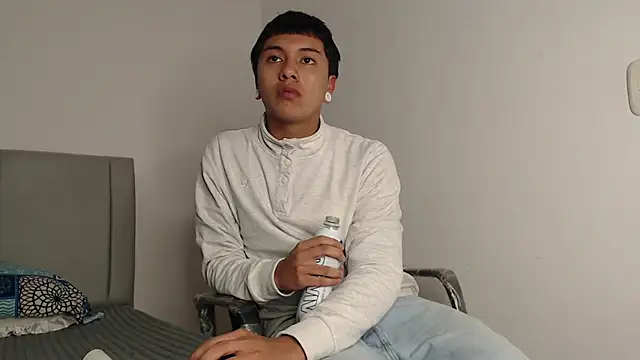 alex-lover online show from March 13, 3:55 am