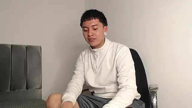 alex-lover online show from October 16, 1:47 am