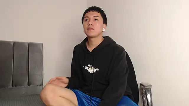 alex-lover online show from October 1, 1:22 am