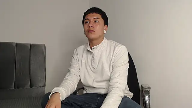 alex-lover online show from October 2, 2:37 am