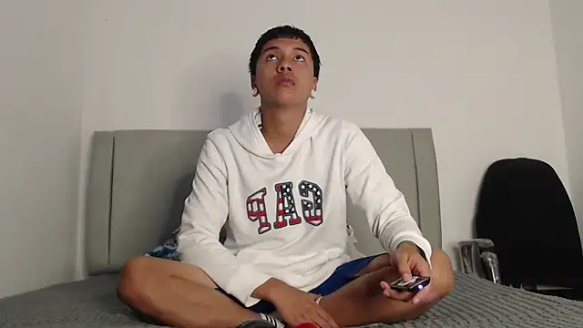 alex-lover online show from March 6, 7:31 pm