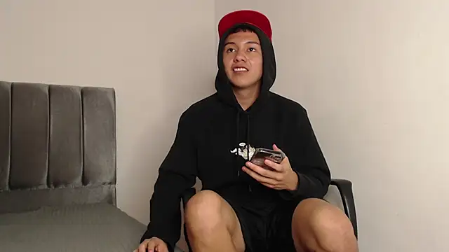 alex-lover online show from February 16, 5:04 am