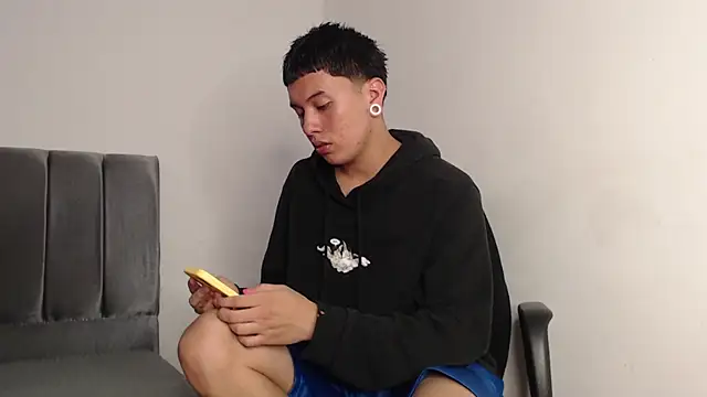 alex-lover online show from September 18, 1:41 am