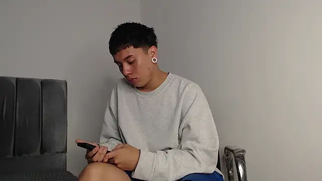 alex-lover online show from November 9, 2:26 am