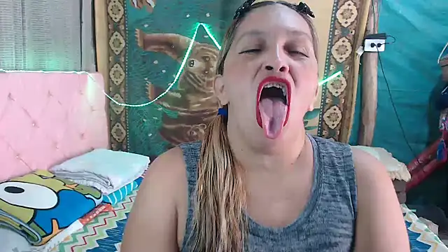 mom son dirty online show from November 5, 2:20 pm