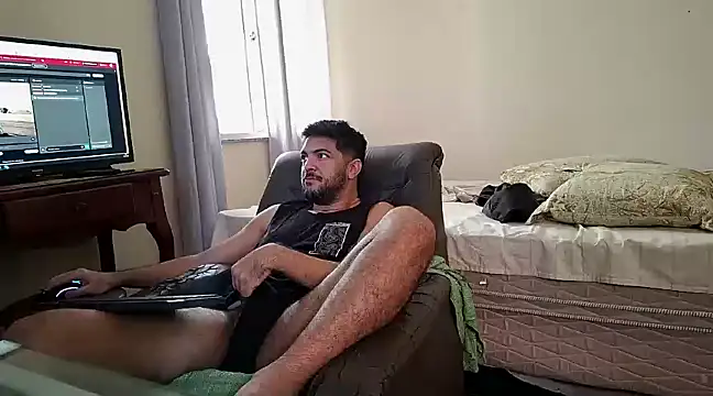 Snapshot of LUH133 chatting on December 2, 5:21 pm LUH133 online show from December 2, 5:21 pm