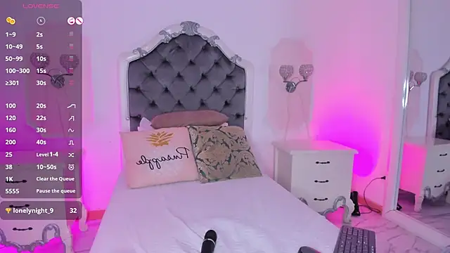 PollyGrey  online show from September 27, 3:45 am