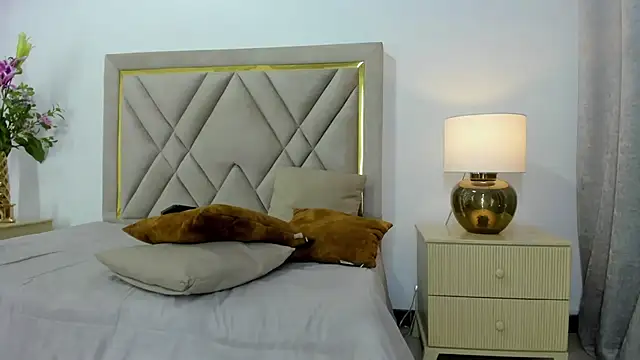 emily queen2 online show from March 30, 6:09 pm