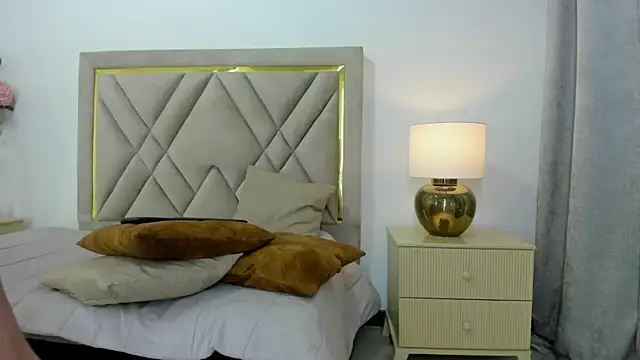 emily queen2 online show from February 25, 6:41 pm