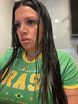 Snapshot of Milff_parkerrr chatting on June 16, 10:21 pm Milff parkerrr online show from June 16, 10:21 pm