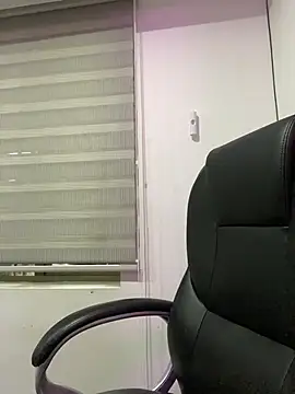 Milff parkerrr online show from March 30, 9:49 pm