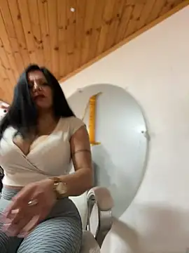 Snapshot of Milff_parkerrr chatting on March 14, 5:46 pm Milff parkerrr online show from March 14, 5:46 pm