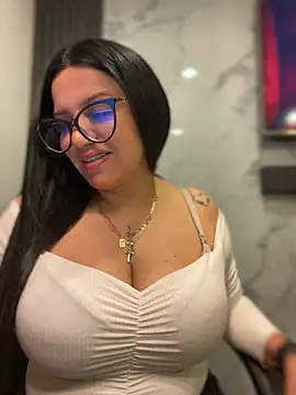 Snapshot of Milff_parkerrr chatting on July 15, 3:13 am Milff parkerrr online show from July 15, 3:13 am