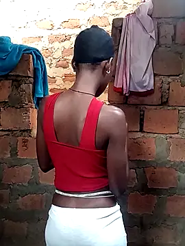 Snapshot of Sassy_boobs21 chatting on February 24, 4:46 am Sassy boobs21 online show from February 24, 4:46 am