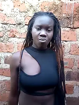 Snapshot of Black_juicy24 chatting on February 18, 6:26 am Black juicy24 online show from February 18, 6:26 am
