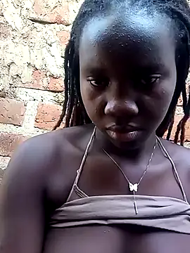 Snapshot of Black_juicy24 chatting on February 16, 6:43 am Black juicy24 online show from February 16, 6:43 am