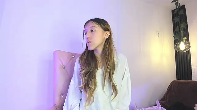 BLAIR AND BRIAR online show from December 1, 2:07 pm