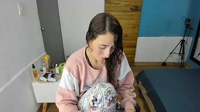 RachelJones  online show from July 24, 11:39 am