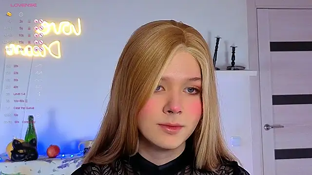  yourFoxy  online show from November 17, 2:10 pm