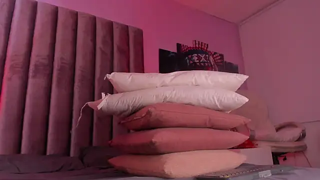 Isabella Flowers online show from May 25, 5:51 am