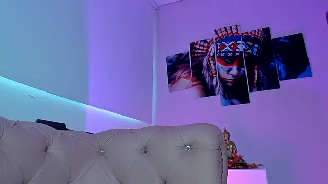 Isabella Flowers online show from November 9, 9:08 pm