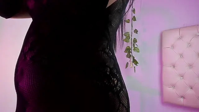 Isabella Flowers online show from November 14, 8:56 pm