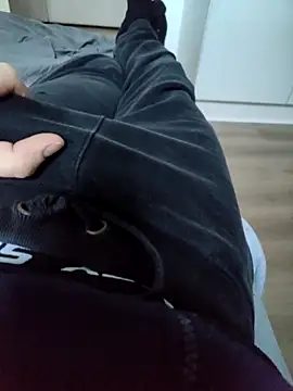 Snapshot of poldek38 chatting on January 7, 2:19 pm poldek38 online show from January 7, 2:19 pm