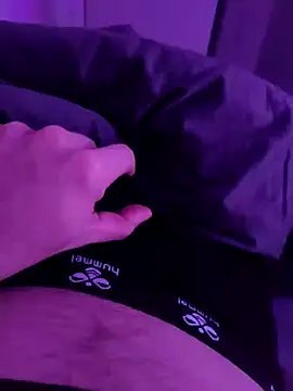 Snapshot of poldek38 chatting on February 1, 2:58 am poldek38 online show from February 1, 2:58 am