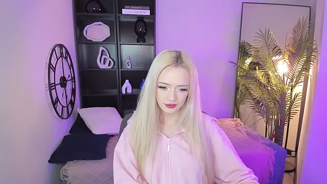 EmilyAir online show from November 29, 4:18 pm