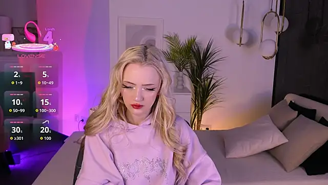 EmilyAir online show from November 13, 4:22 pm