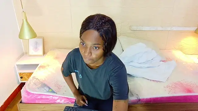 Chocolatte bar online show from March 24, 2:06 pm