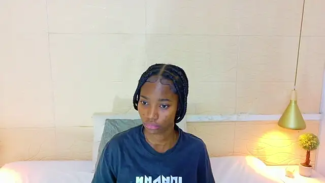 Chocolatte bar online show from February 25, 1:44 pm