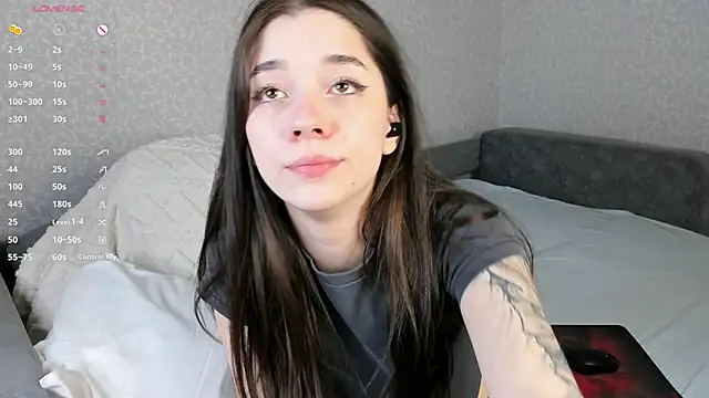 Snapshot of Butterflys1268 chatting on February 3, 2:25 am Butterflys1268 online show from February 3, 2:25 am