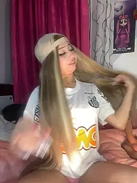 Snapshot of lunaapppp chatting on February 18, 2:38 am lunaapppp online show from February 18, 2:38 am