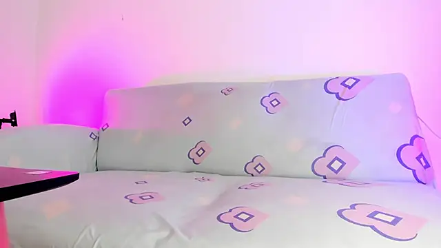 LoveBirds  1 online show from March 20, 7:57 pm