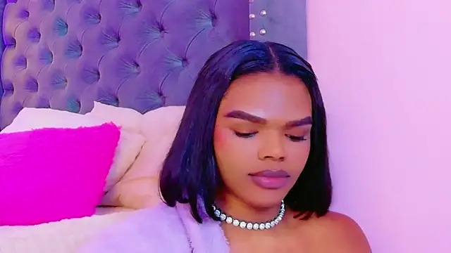 CamiEstrada online show from November 28, 10:48 am