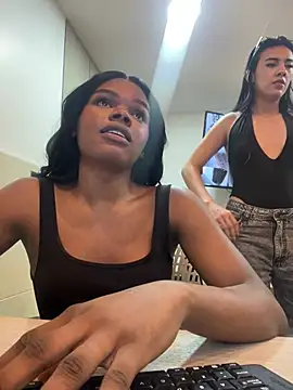 CamiEstrada online show from February 13, 9:26 pm