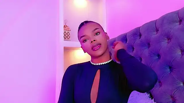 CamiEstrada online show from December 20, 1:19 am