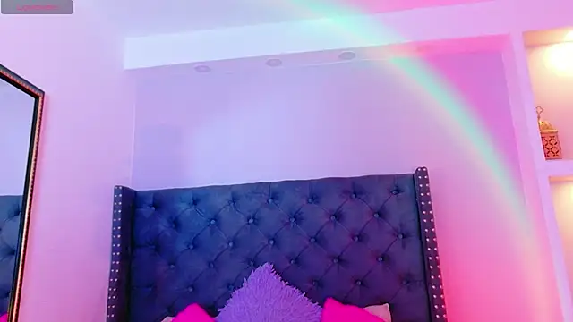 CamiEstrada online show from January 17, 10:46 pm