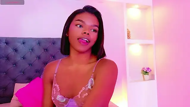 CamiEstrada online show from January 15, 12:25 am