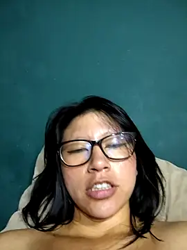 Snapshot of Giviper1 chatting on January 15, 6:54 am Giviper1 online show from January 15, 6:54 am