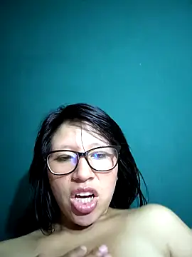 Snapshot of Giviper1 chatting on December 23, 7:38 am Giviper1 online show from December 23, 7:38 am