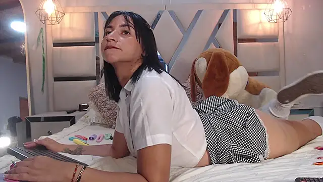 Luna Florez online show from April 11, 4:42 am